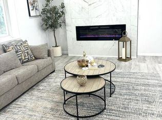 2825 West Green Tree ROAD, Glendale, WI 53209