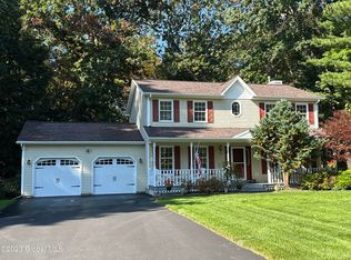 11 Wayne Ct, Queensbury, NY 12804