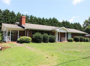 1740 16th St NE, Hickory, NC 28601