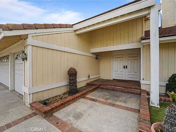 3rd image of 15921 Las Palmeras Ave