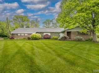 336 Hackmann Ln, Saint Louis, MO 63141