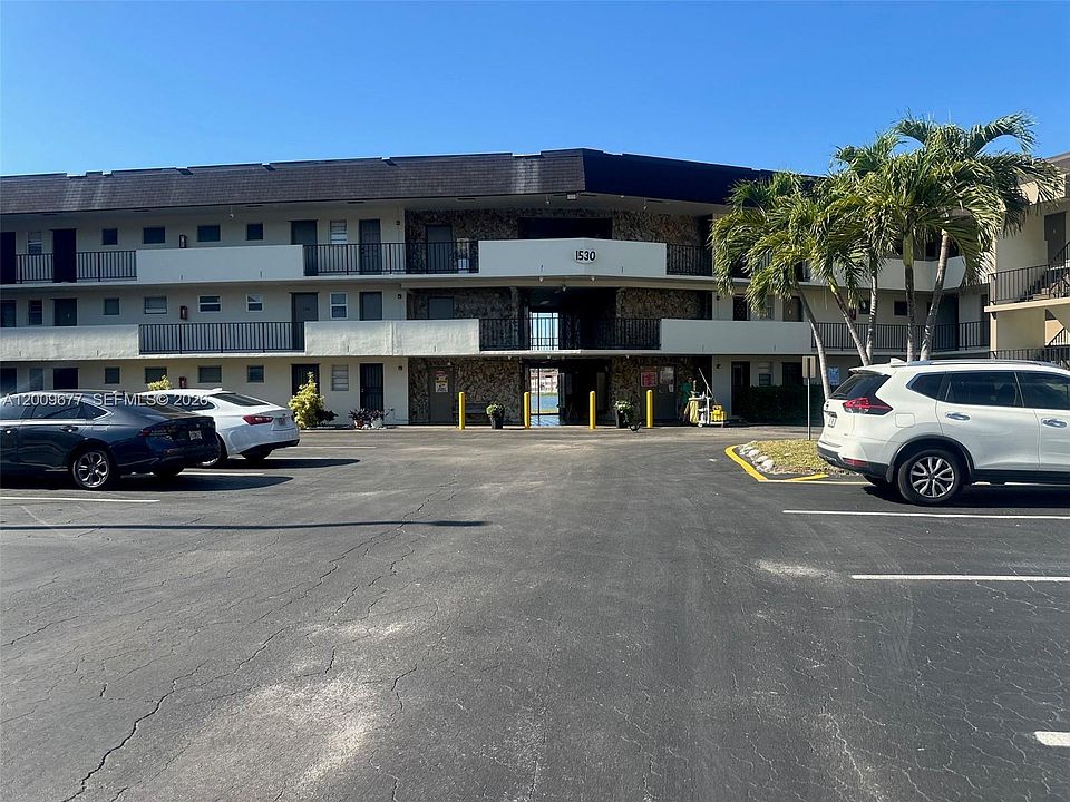 1st image of 1530 NE 191st St APT 205