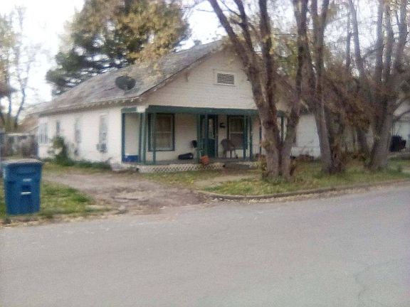 2nd image of 731 E Oak St