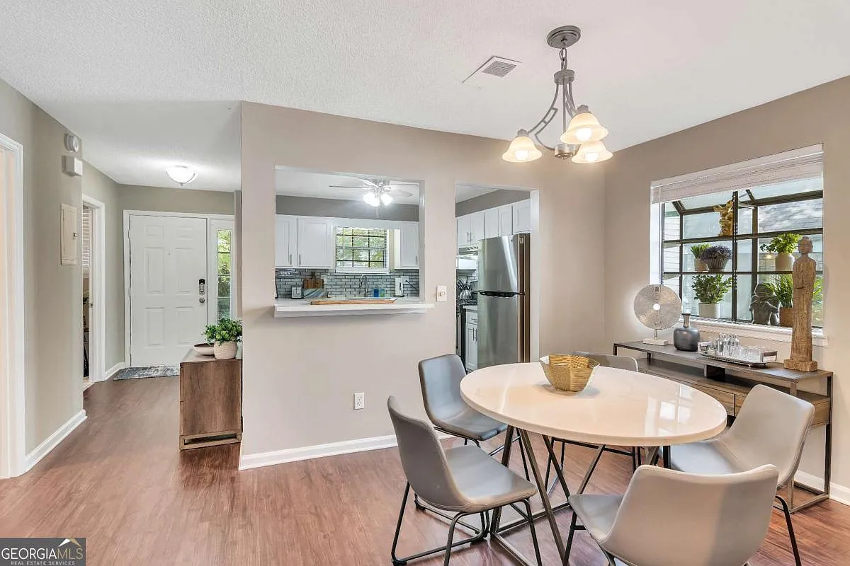 2 bed, 1.5 bath, $3,550 — Photo 2