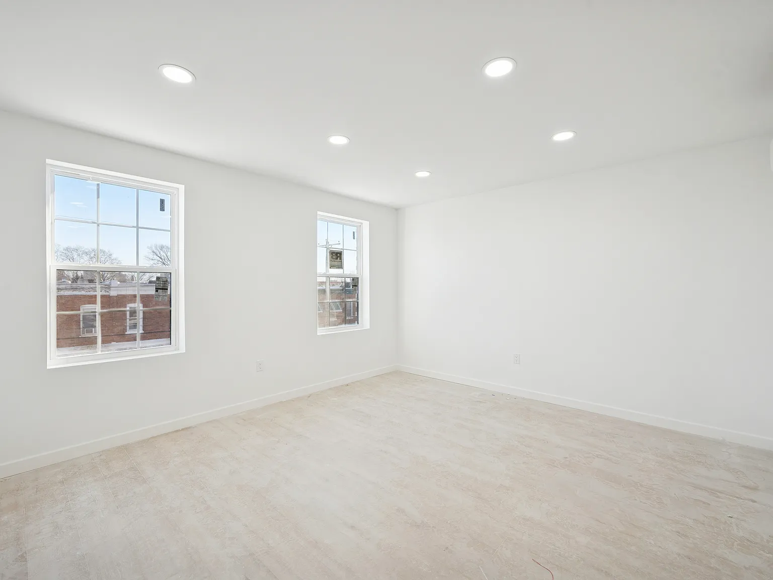 4 bed, 1058 sqft, $2,100 — Photo 2
