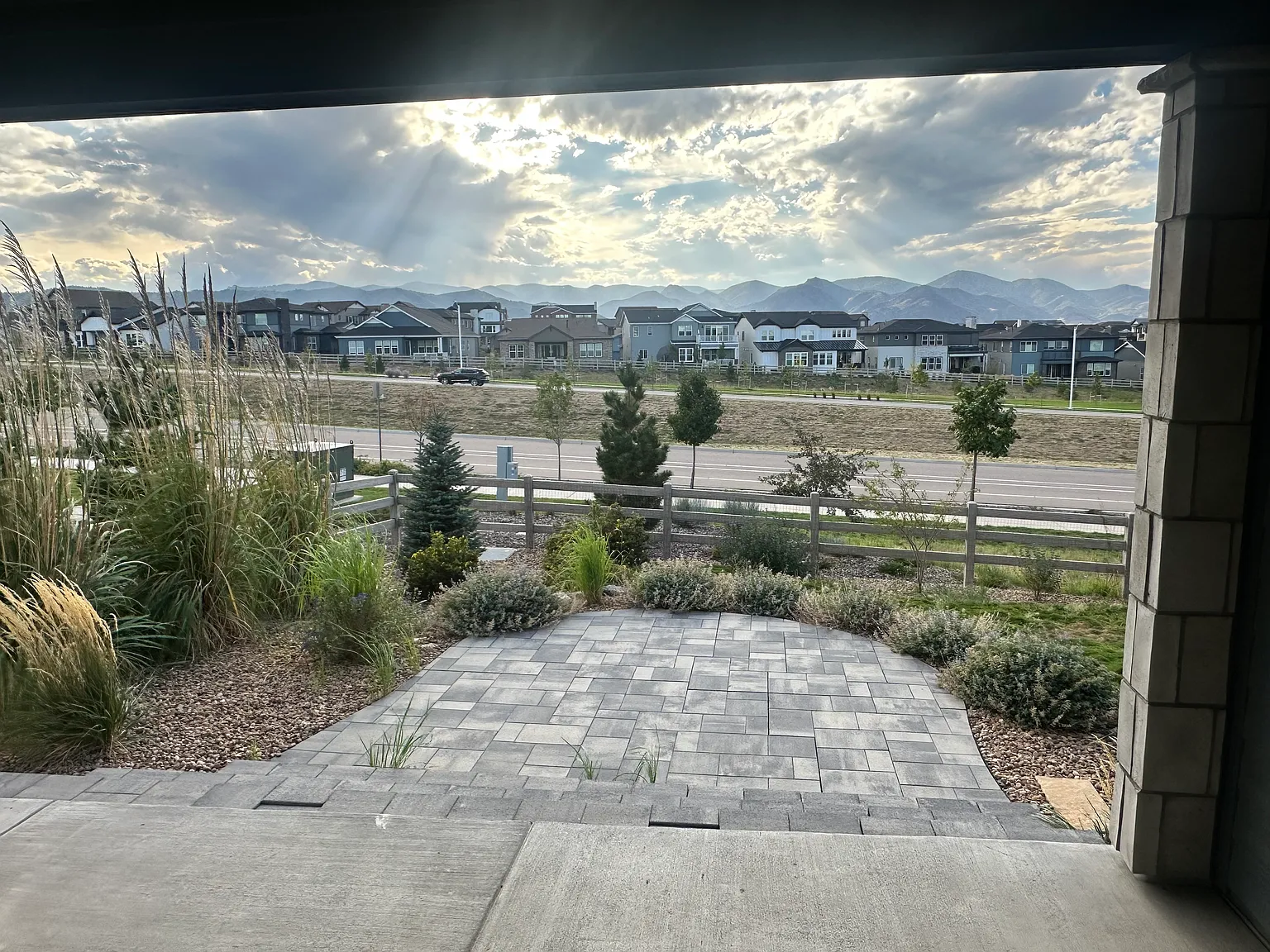 4 bed, 3.5 bath, 3394 sqft, $4,200 — Photo 3