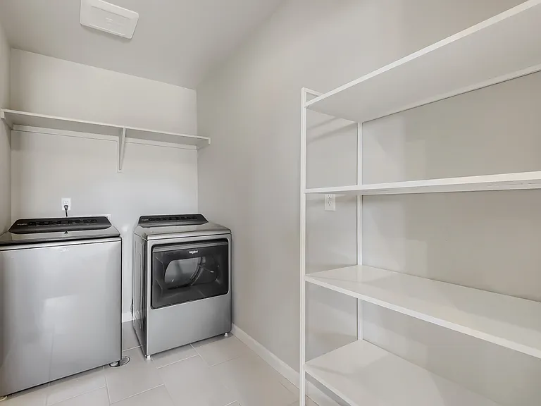 6562 Merrimack Dr — Photo 15