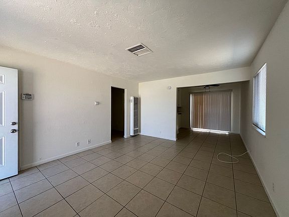 4th image of 300 Ute Ave