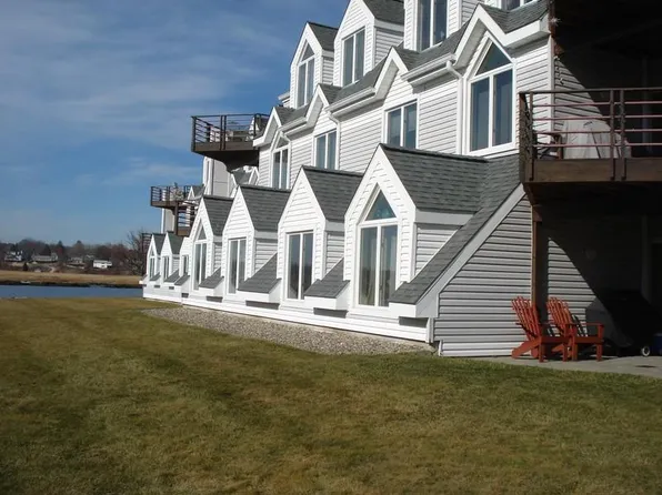 814 Popes Island Rd, Milford, CT 06461