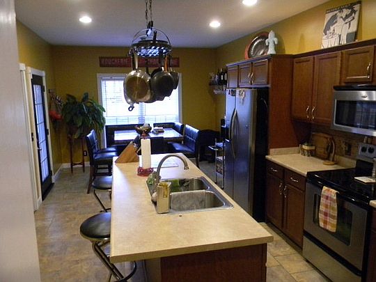 4th image of 4011 Elwin Dr
