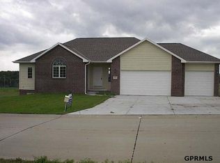 8578 N Lake Ridge Dr, Plattsmouth, NE 68048