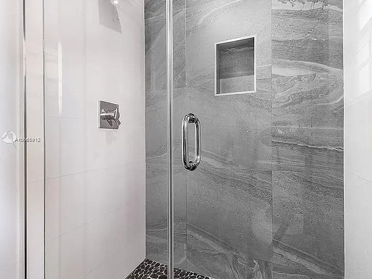 5322 Orduna Dr — Photo 5