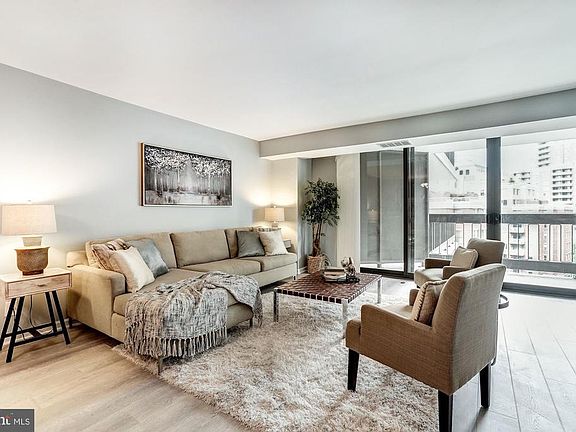 3rd image of 3800 Fairfax Dr APT 701