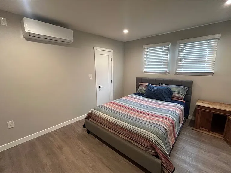 181 N Waverly St #181 — Photo 2