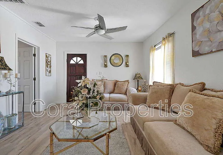 608 Claude Holmes Sr Ave — Photo 3