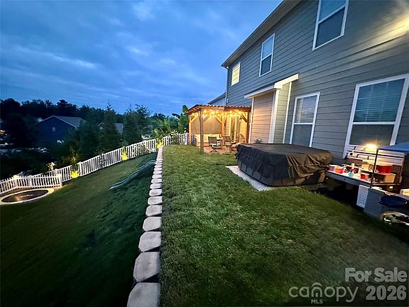 3rd image of 172 Longleaf Dr