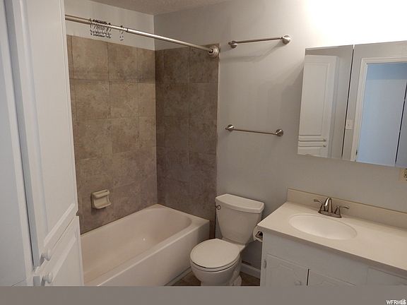 3rd image of 490 Averett Ave
