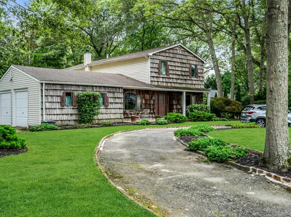 58 Rhoda Avenue, Smithtown, NY 11787