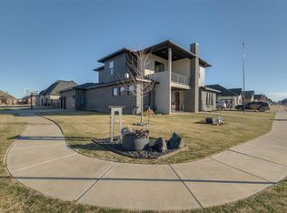 9309 NW 83rd St, Yukon, OK 73099