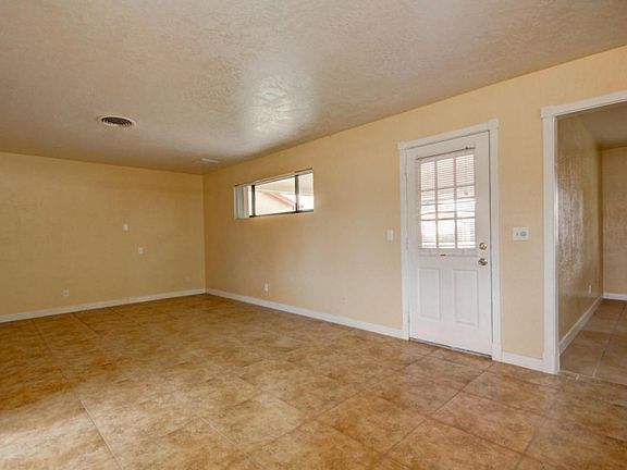 3rd image of 3011 W Corrine Dr
