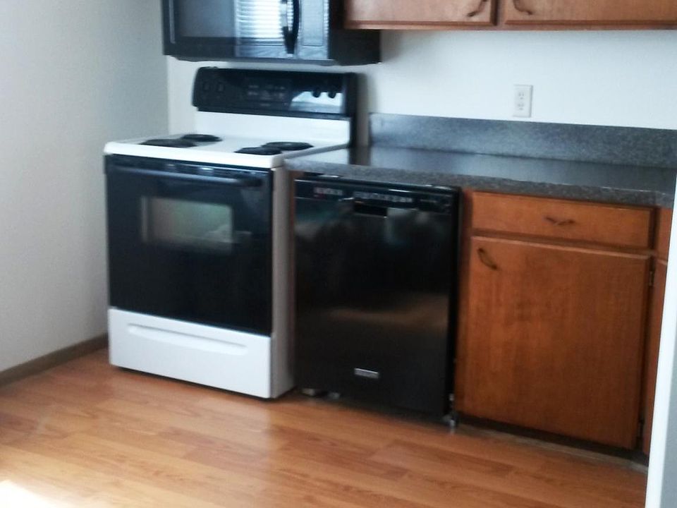 1st image of 734 Fairwood Dr APT 4