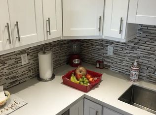 212 Forbes Ave #310, North Vancouver, BC V7M3E5