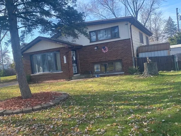 15950 Vera Ct, Oak Forest, IL 60452