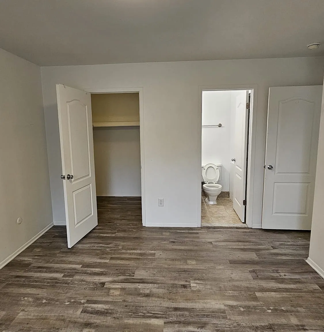 2 bed, 1.5 bath, 930 sqft, $1,500 — Photo 2