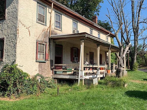 2nd image of 2820 Clymer Ave