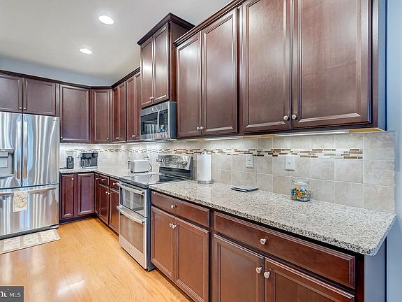 4th image of 29585 Vincent Village Dr