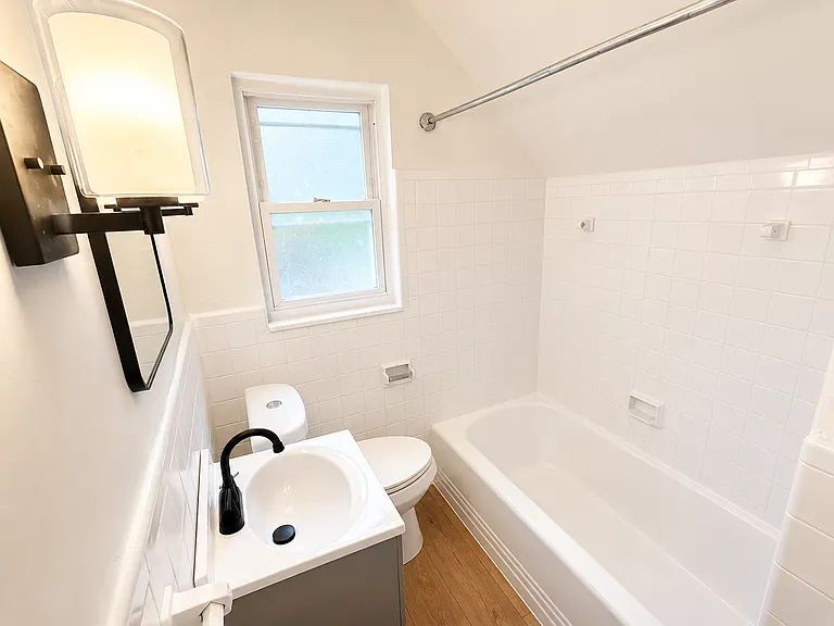 146 Evaline St — Photo 8