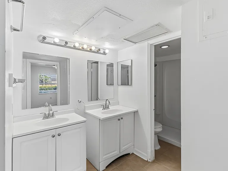 2569 N Alafaya Trl #133 — Photo 19
