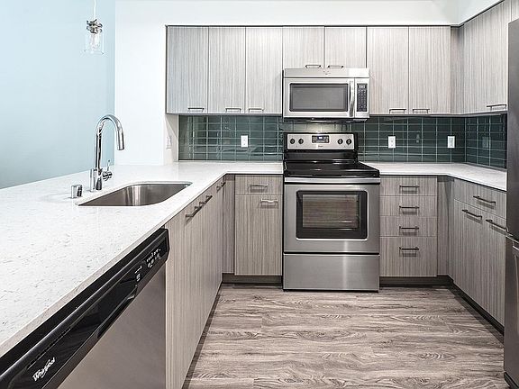 4th image of 7513 SE 27th St #417