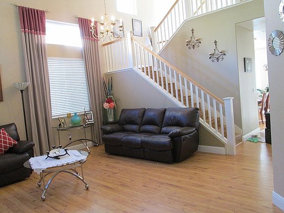 2nd image of 25021 Silverthorne Pl