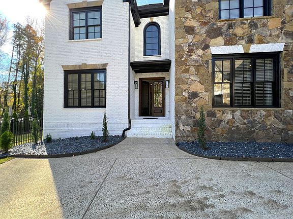 5th image of 2210 Bryant Place Ct