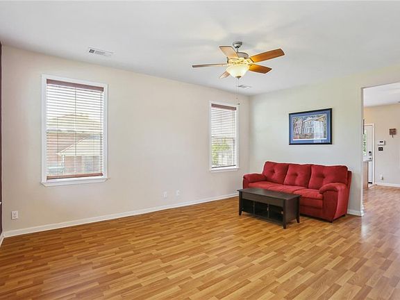 3rd image of 5386 Charlotte Dr