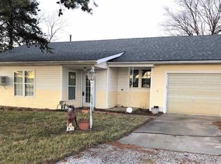 601 Crescent Dr, Lincoln, MO 65338