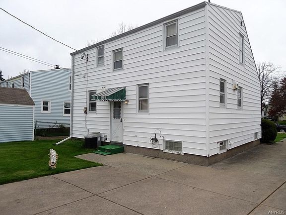 2nd image of 272 Lowell Rd