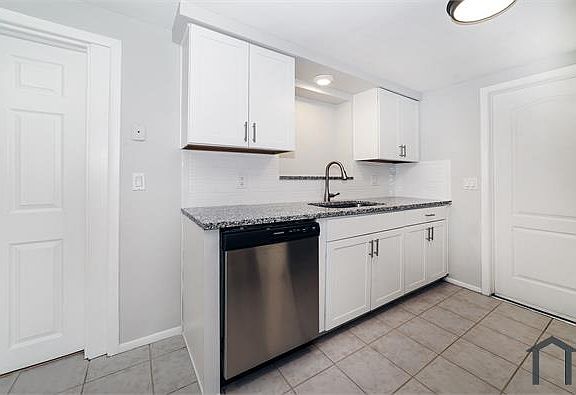 3rd image of 3153 Finch Dr