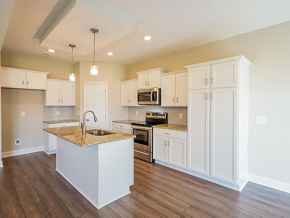 4th image of 635 Galvin Dr