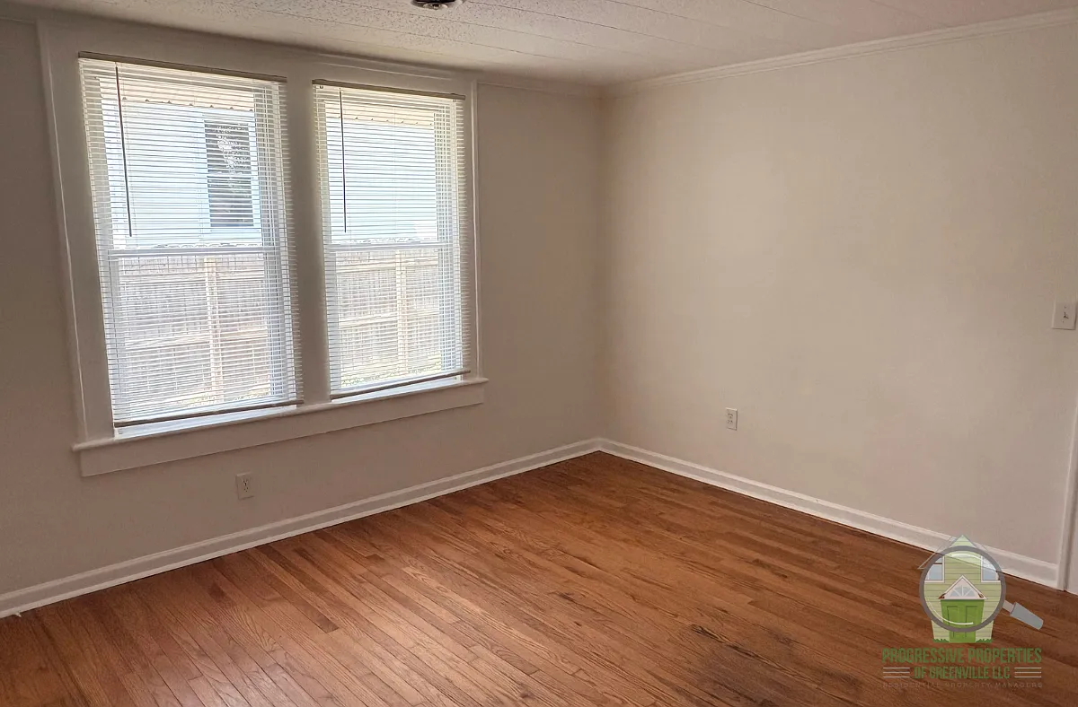 518 Perry Avenue - 1 — Photo 4