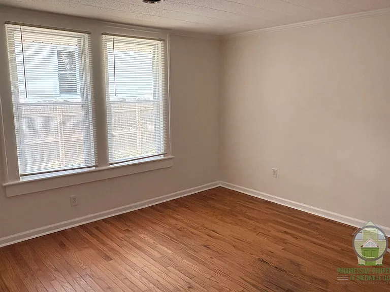 518 Perry Ave — Photo 4