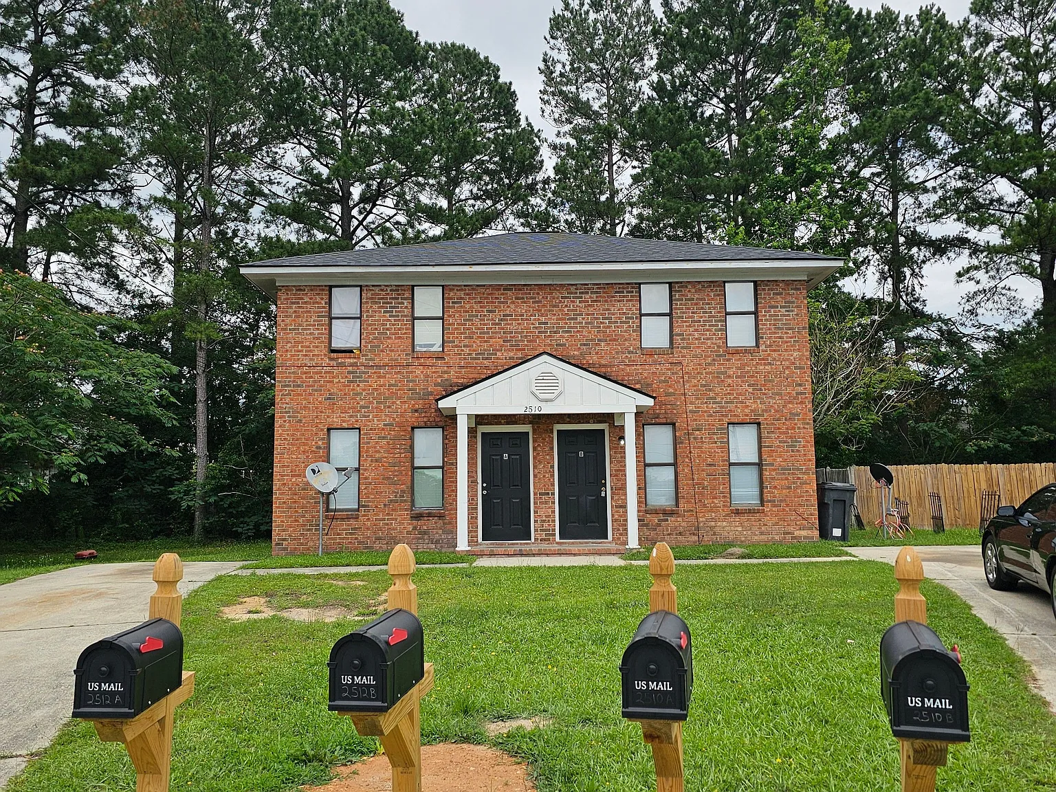 2 bed, 1.5 bath, 822 sqft, $1,100 — Photo 1