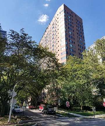 3rd image of 3100 N Lake Shore Dr APT 1604
