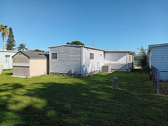 4th image of 2505 E Bay Dr Lot 35
