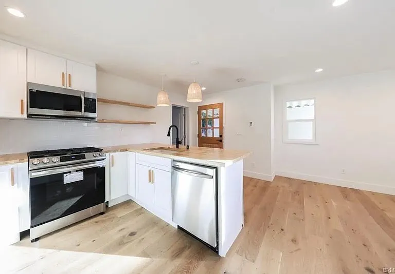 1312 E Maple St — Photo 4
