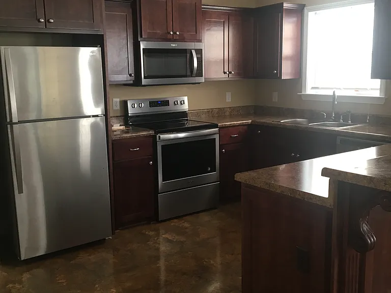 370 S Macon St — Photo 5