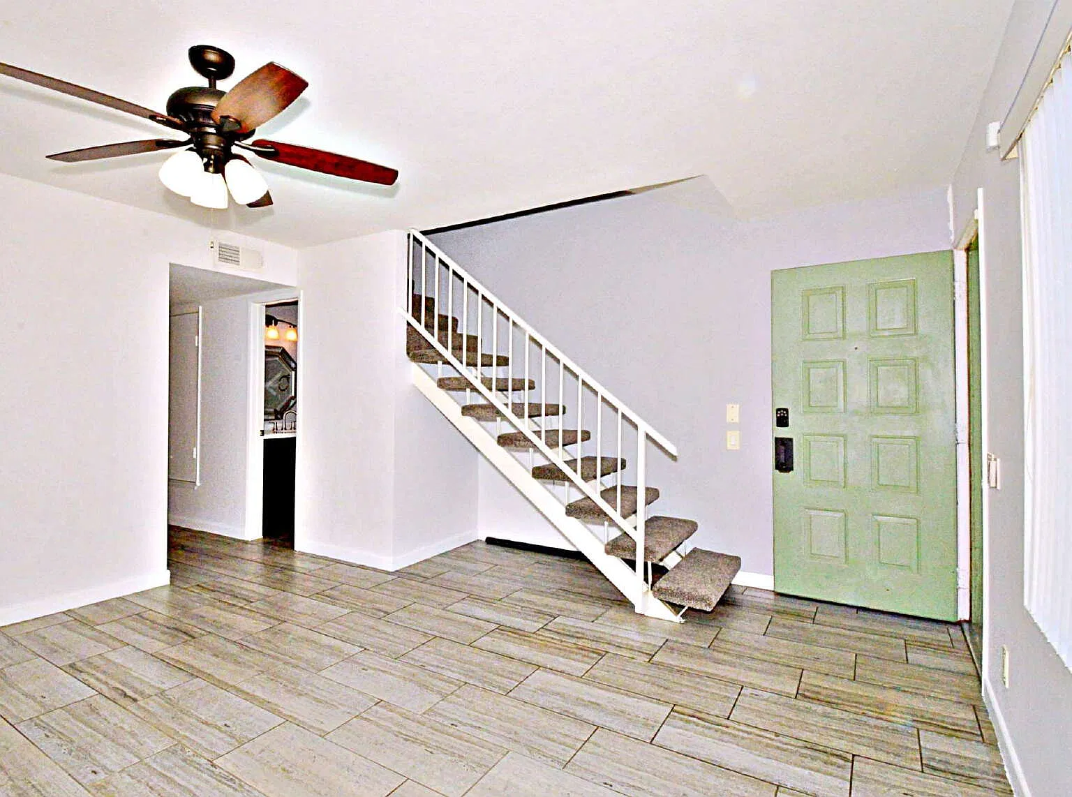 2 bed, 1.5 bath, 1152 sqft, $2,200 — Photo 4