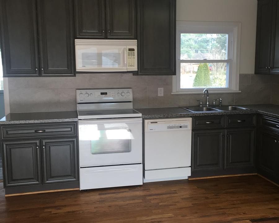 1st image of 232 Greenwood Ln