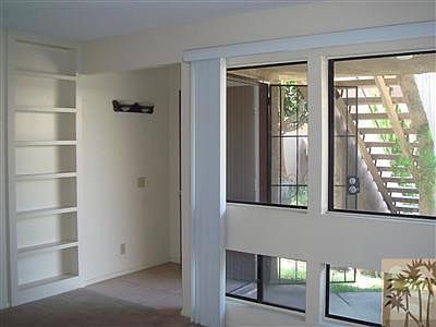 5th image of 435 Bradshaw Ln